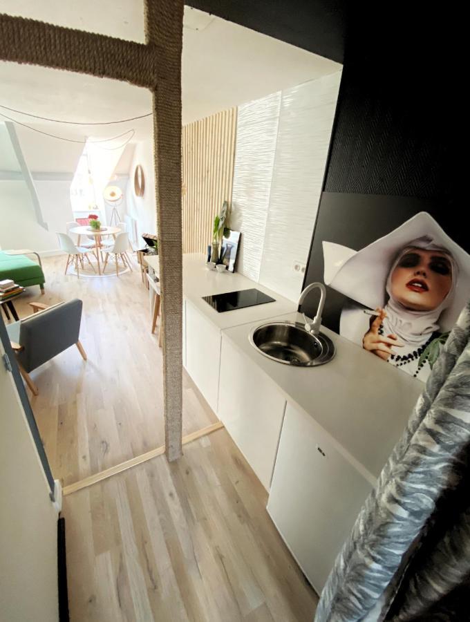 Marie Et Brieuc _ Duplex Lumineux Colore Atypique Face Cathedrale Сен-Брук Екстериор снимка