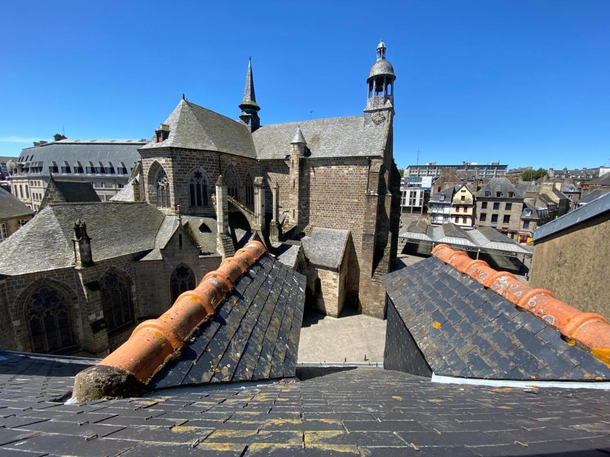Marie Et Brieuc _ Duplex Lumineux Colore Atypique Face Cathedrale Сен-Брук Екстериор снимка